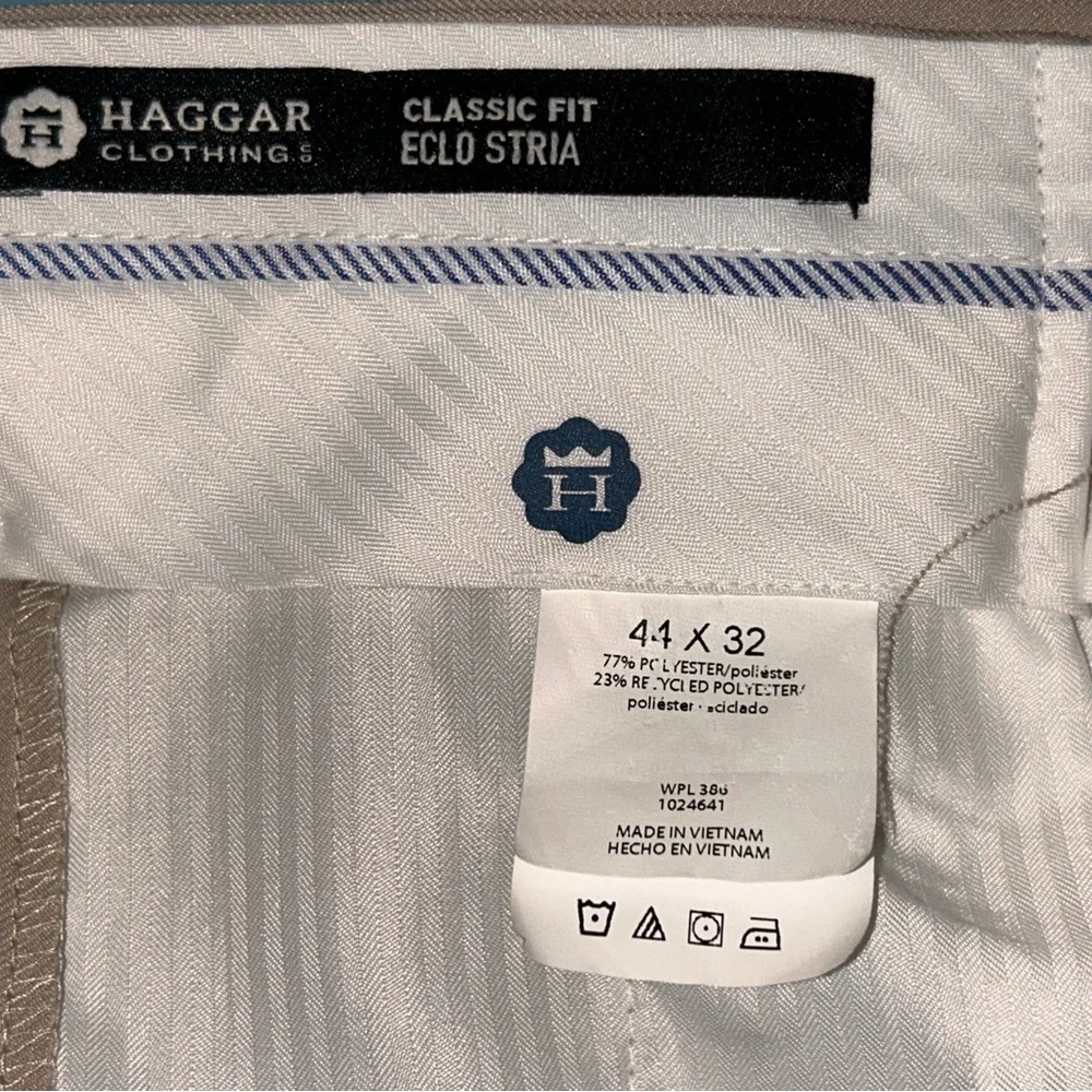 Haggar Men's Dress Pants 44x32 Classic Fit - Picture 4 of 5